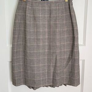 Ultra-feminine Ann Taylor plaid linen skirt.  Size 2.